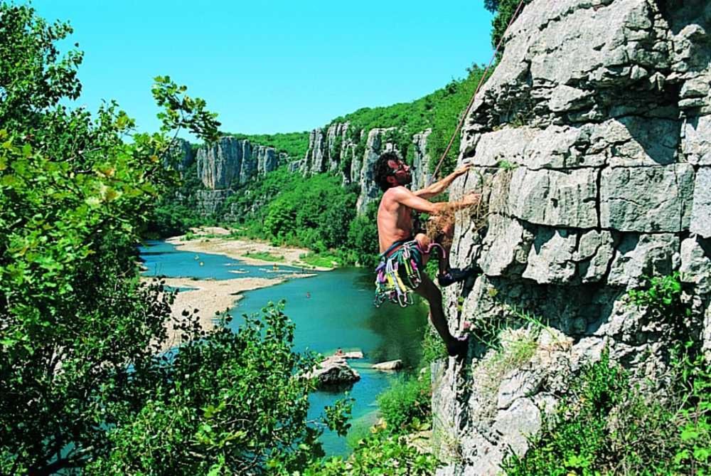 Hebergements Des Posas Sampzon Zewnętrze zdjęcie